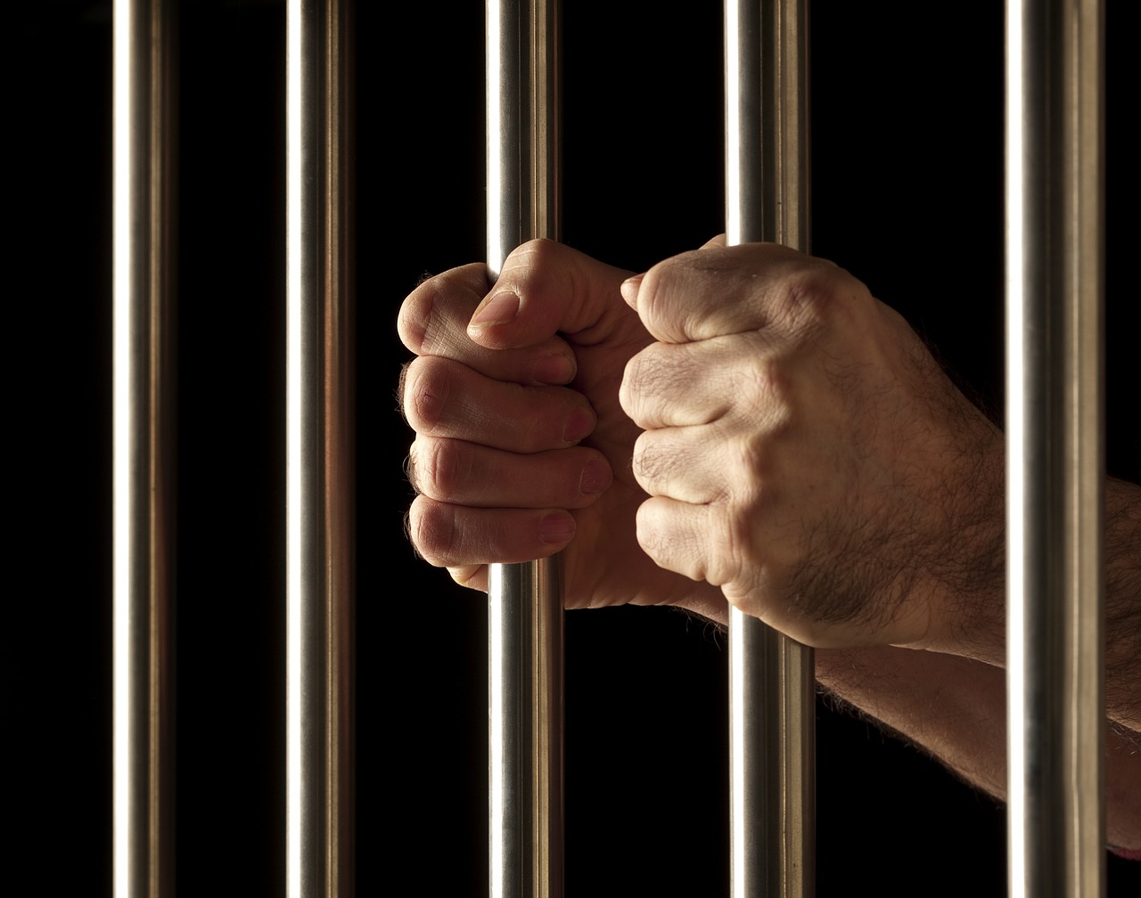 How does a criminal defense lawyer help you?