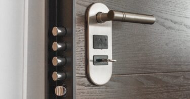 door handle key keyhole